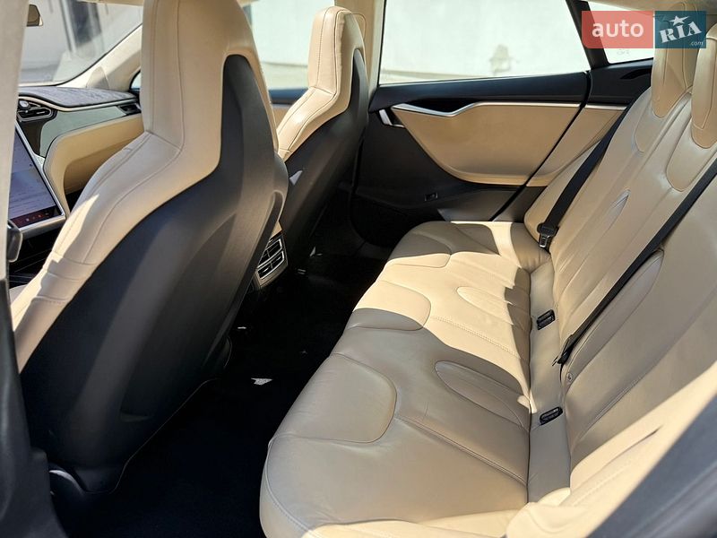Ліфтбек Tesla Model S 2015 в Луцьку фото 20 Ліфтбек Tesla Model S 2015 в Луцьку