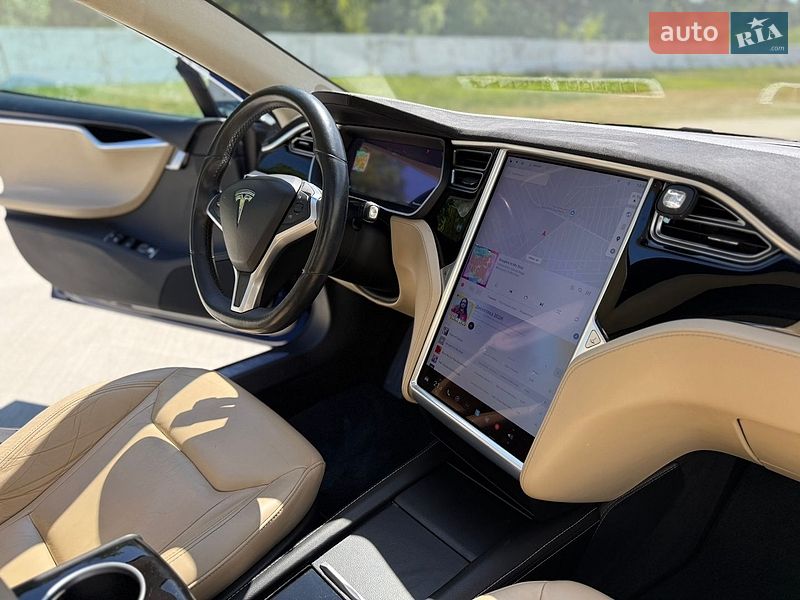 Ліфтбек Tesla Model S 2015 в Луцьку фото 18 Ліфтбек Tesla Model S 2015 в Луцьку
