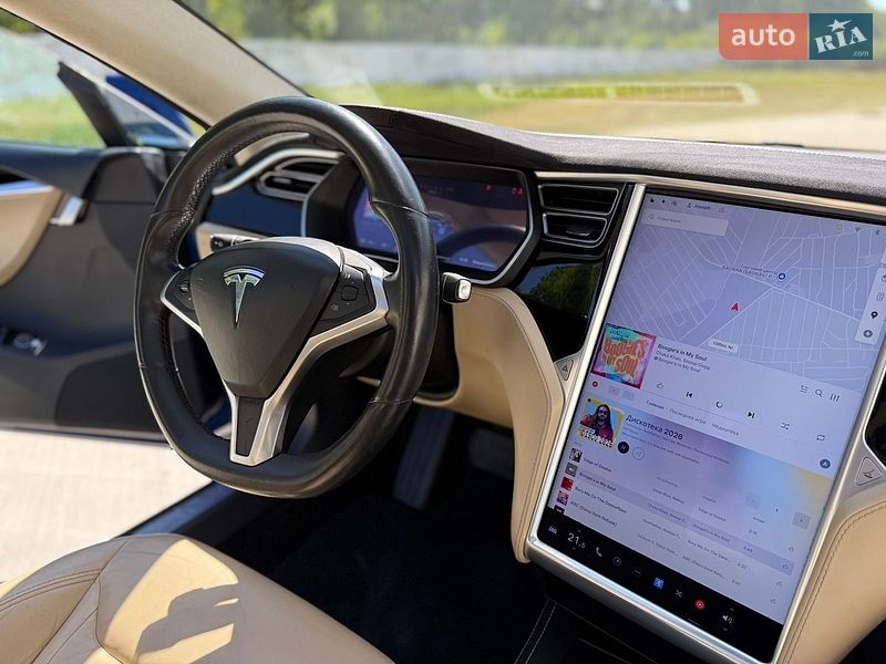 Ліфтбек Tesla Model S 2015 в Луцьку фото 22 Ліфтбек Tesla Model S 2015 в Луцьку