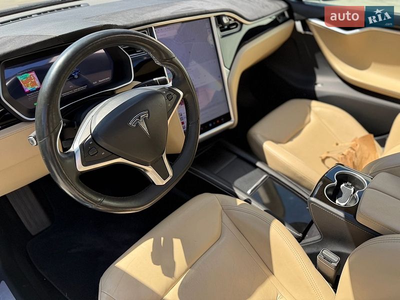 Ліфтбек Tesla Model S 2015 в Луцьку фото 24 Ліфтбек Tesla Model S 2015 в Луцьку