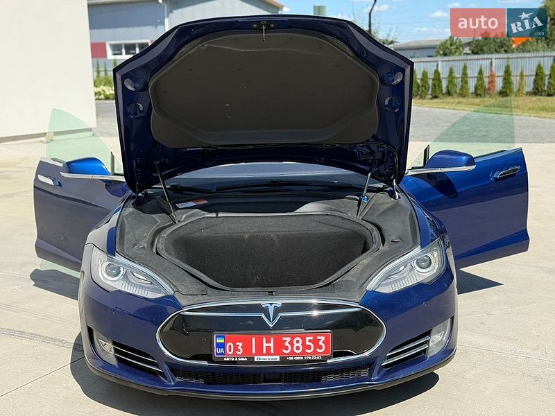 Ліфтбек Tesla Model S 2015 в Луцьку фото 31 Ліфтбек Tesla Model S 2015 в Луцьку