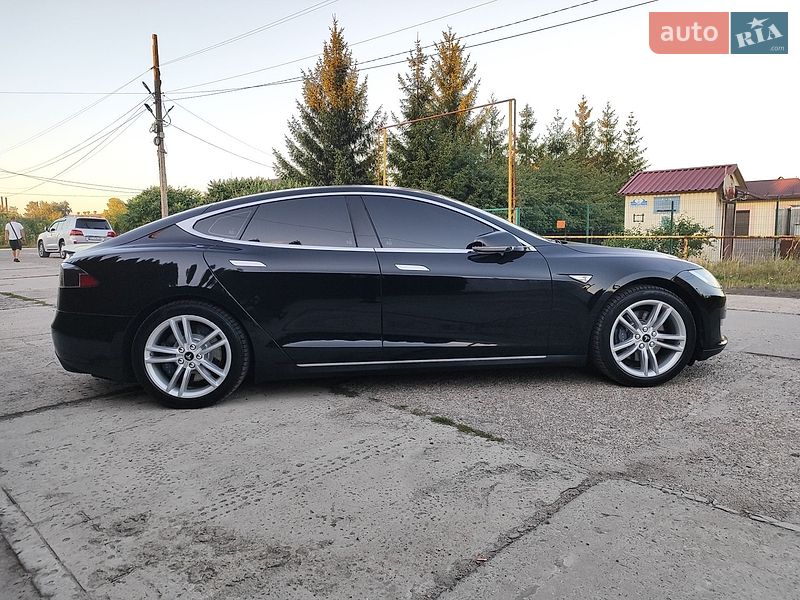 Ліфтбек Tesla Model S 2013 в Шептицькому фото 11 Ліфтбек Tesla Model S 2013 в Шептицькому
