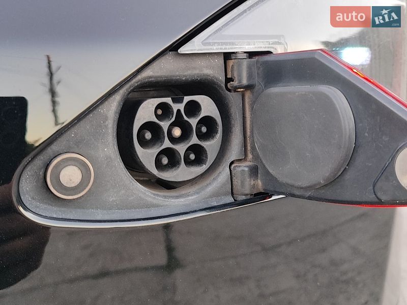Ліфтбек Tesla Model S 2013 в Шептицькому фото 36 Ліфтбек Tesla Model S 2013 в Шептицькому