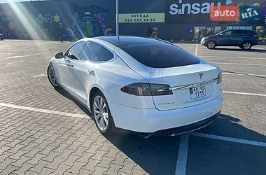 Лифтбек Tesla Model S 2015 в Киеве