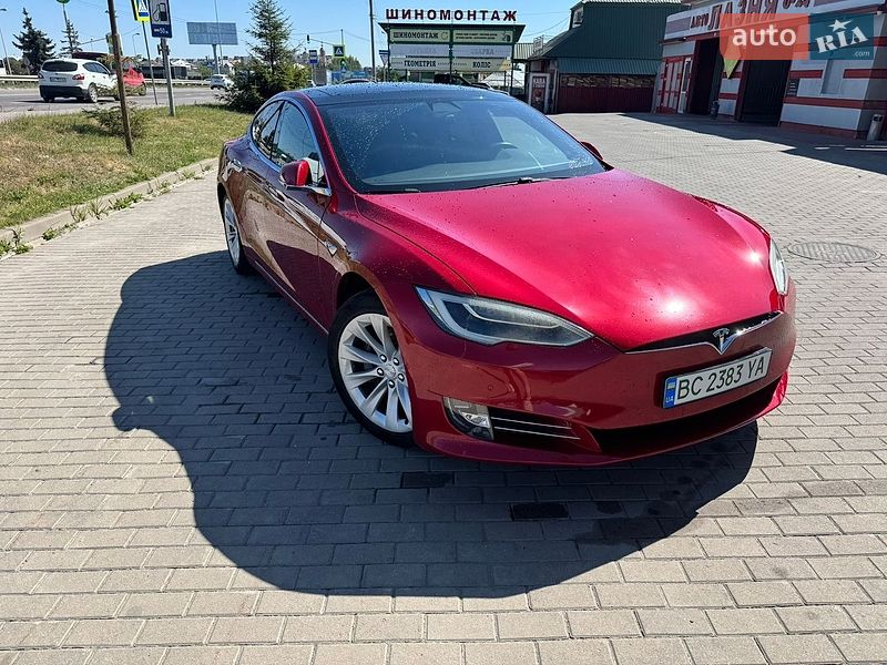 Tesla Model S 2018