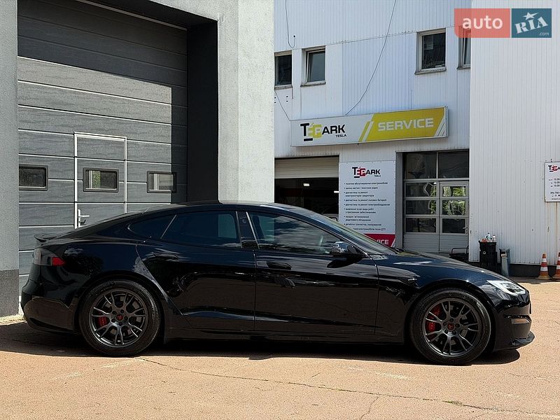 Лифтбек Tesla Model S 2021 в Киеве