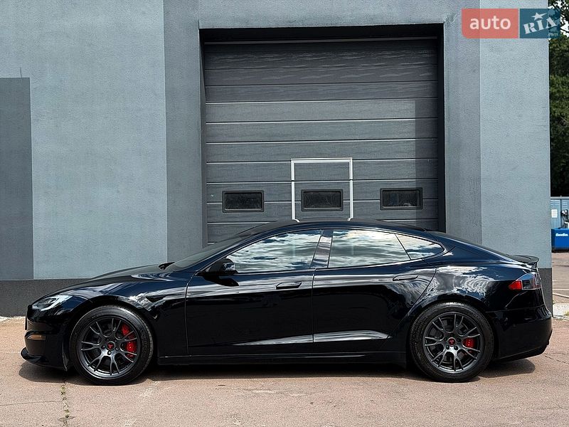 Лифтбек Tesla Model S 2021 в Киеве