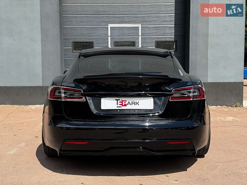 Лифтбек Tesla Model S 2021 в Киеве
