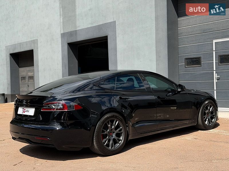 Лифтбек Tesla Model S 2021 в Киеве