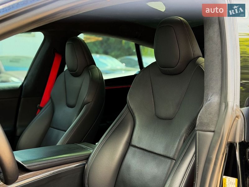 Лифтбек Tesla Model S 2021 в Киеве