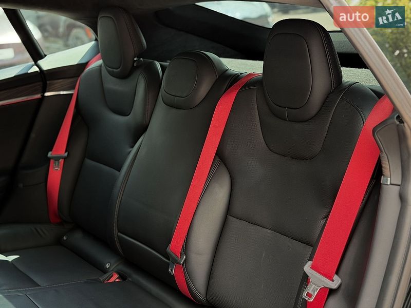 Лифтбек Tesla Model S 2021 в Киеве