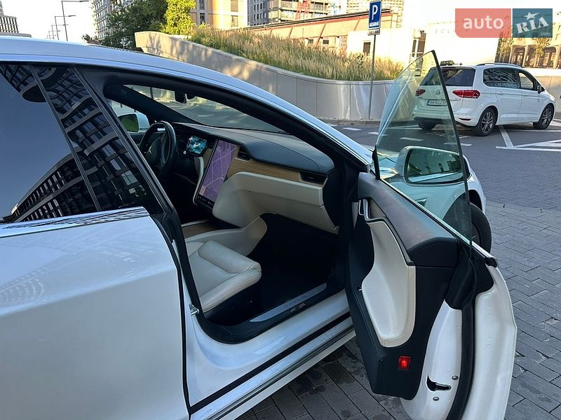 Ліфтбек Tesla Model S 2020 в Одесі фото 10 Ліфтбек Tesla Model S 2020 в Одесі