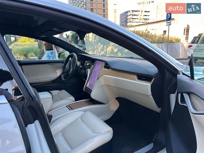 Ліфтбек Tesla Model S 2020 в Одесі фото 11 Ліфтбек Tesla Model S 2020 в Одесі