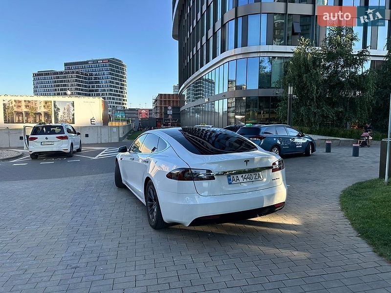 Ліфтбек Tesla Model S 2020 в Одесі фото 7 Ліфтбек Tesla Model S 2020 в Одесі