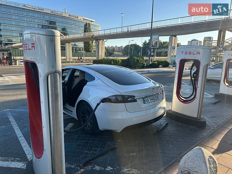 Ліфтбек Tesla Model S 2020 в Одесі фото 14 Ліфтбек Tesla Model S 2020 в Одесі