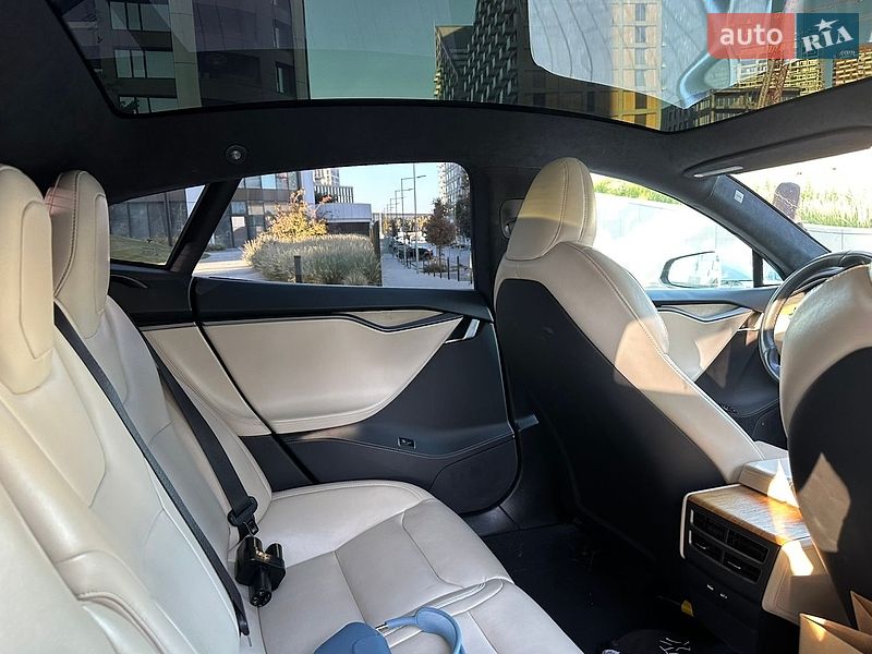 Ліфтбек Tesla Model S 2020 в Одесі фото 18 Ліфтбек Tesla Model S 2020 в Одесі