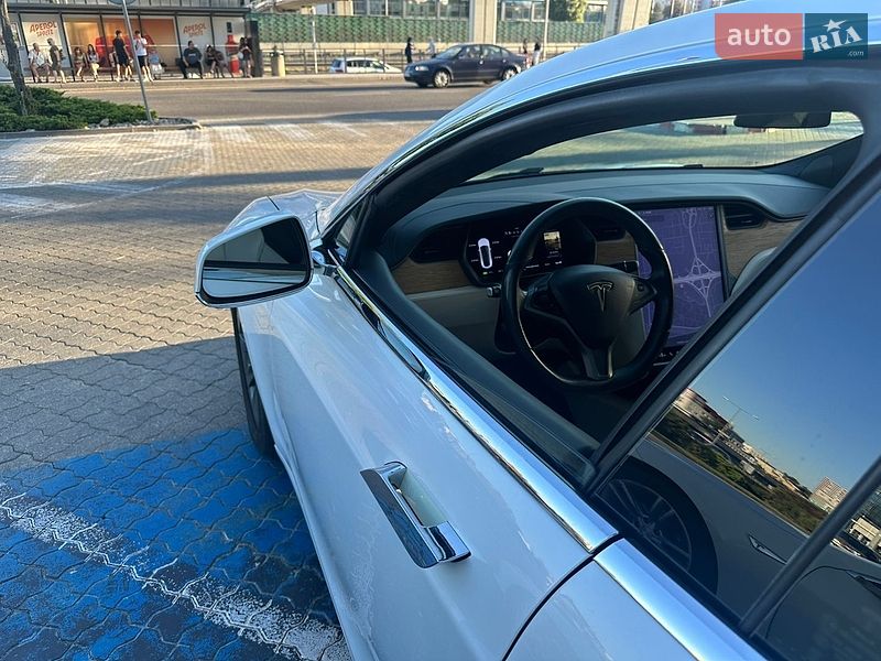 Ліфтбек Tesla Model S 2020 в Одесі фото 20 Ліфтбек Tesla Model S 2020 в Одесі