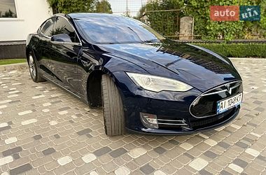 Лифтбек Tesla Model S 2014 в Киеве