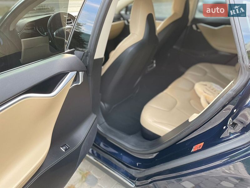 Ліфтбек Tesla Model S 2014 в Києві фото 11 Ліфтбек Tesla Model S 2014 в Києві