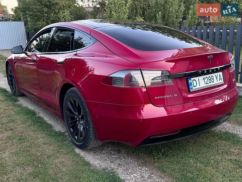 Ліфтбек Tesla Model S 2017 в Чернівцях фото 3 Ліфтбек Tesla Model S 2017 в Чернівцях