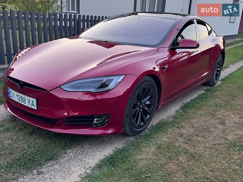 Ліфтбек Tesla Model S 2017 в Чернівцях фото 2 Ліфтбек Tesla Model S 2017 в Чернівцях