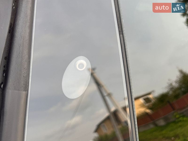 Ліфтбек Tesla Model S 2017 в Чернівцях фото 16 Ліфтбек Tesla Model S 2017 в Чернівцях