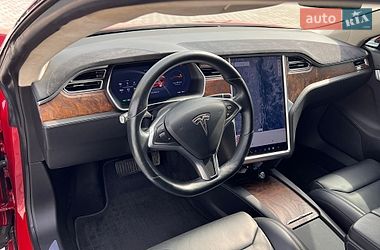 Ліфтбек Tesla Model S 2017 в Чернівцях фото 5 Ліфтбек Tesla Model S 2017 в Чернівцях