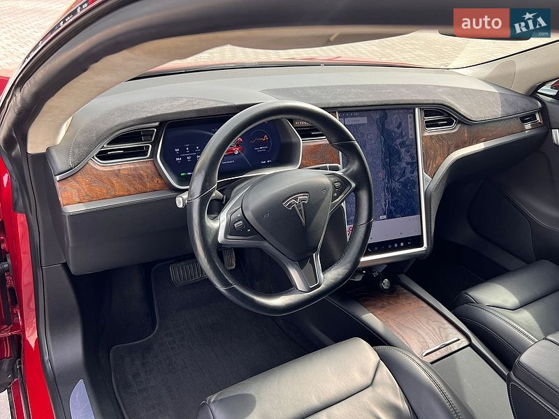 Ліфтбек Tesla Model S 2017 в Чернівцях фото 5 Ліфтбек Tesla Model S 2017 в Чернівцях
