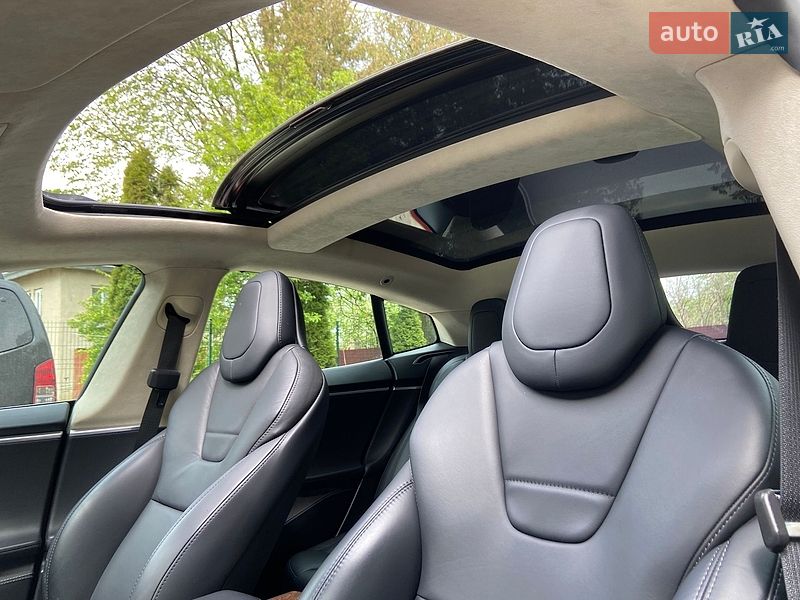 Ліфтбек Tesla Model S 2017 в Чернівцях фото 9 Ліфтбек Tesla Model S 2017 в Чернівцях