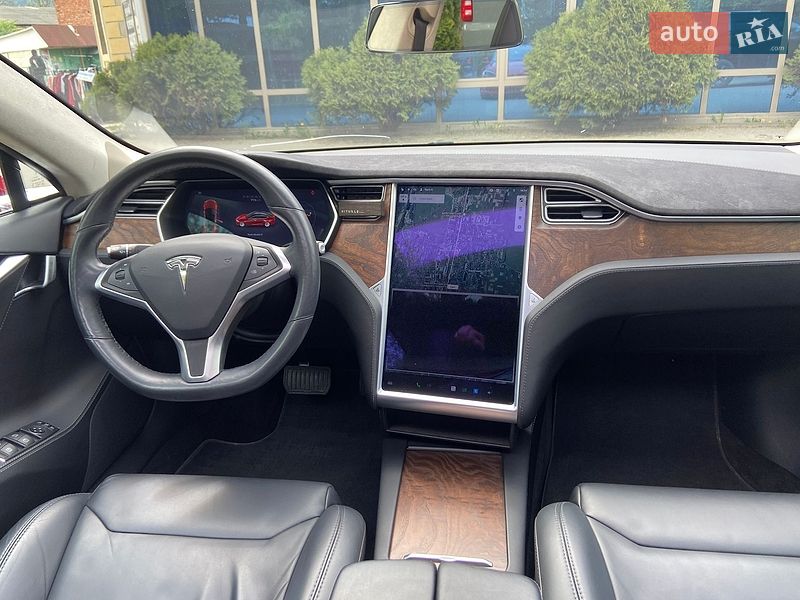 Ліфтбек Tesla Model S 2017 в Чернівцях фото 6 Ліфтбек Tesla Model S 2017 в Чернівцях