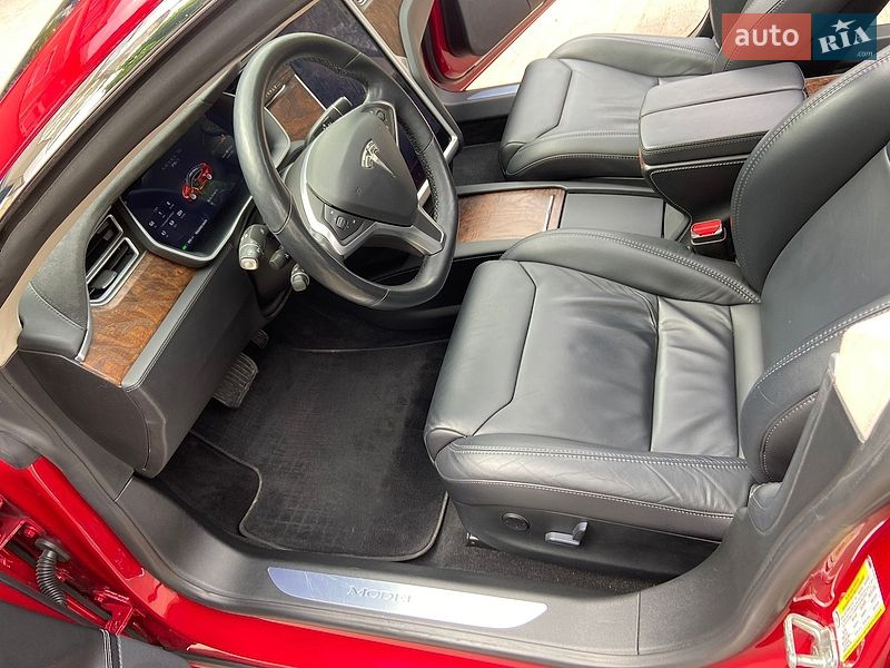 Ліфтбек Tesla Model S 2017 в Чернівцях фото 7 Ліфтбек Tesla Model S 2017 в Чернівцях
