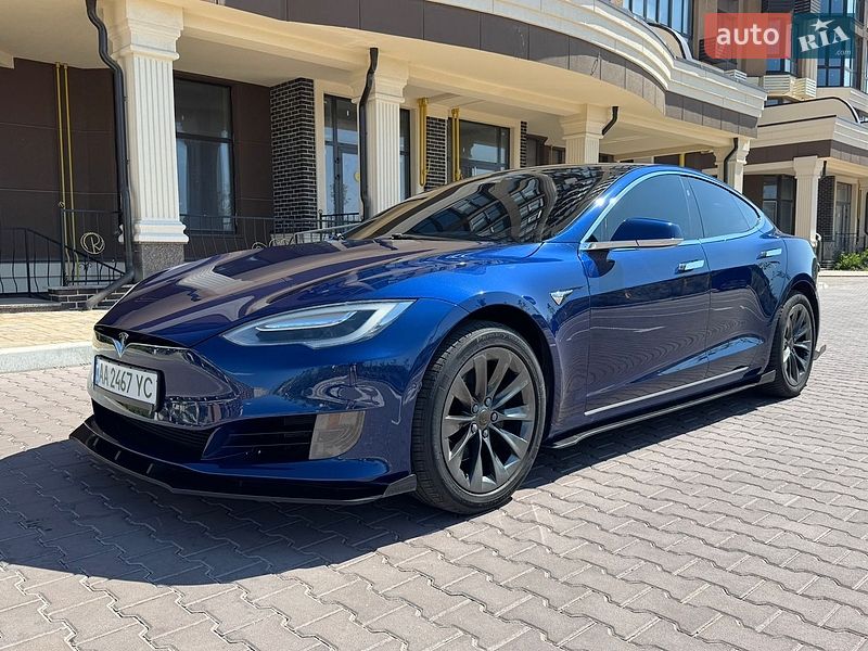 Tesla Model S 2017