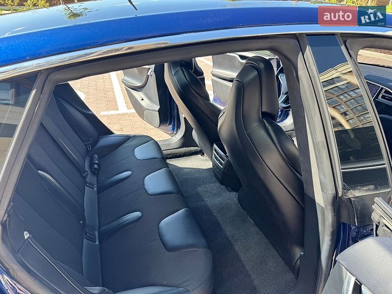 Лифтбек Tesla Model S 2017 в Софиевской Борщаговке