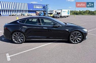 Лифтбек Tesla Model S 2015 в Ровно