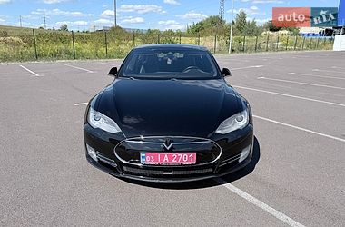 Лифтбек Tesla Model S 2015 в Ровно