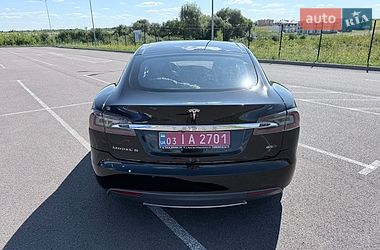 Лифтбек Tesla Model S 2015 в Ровно
