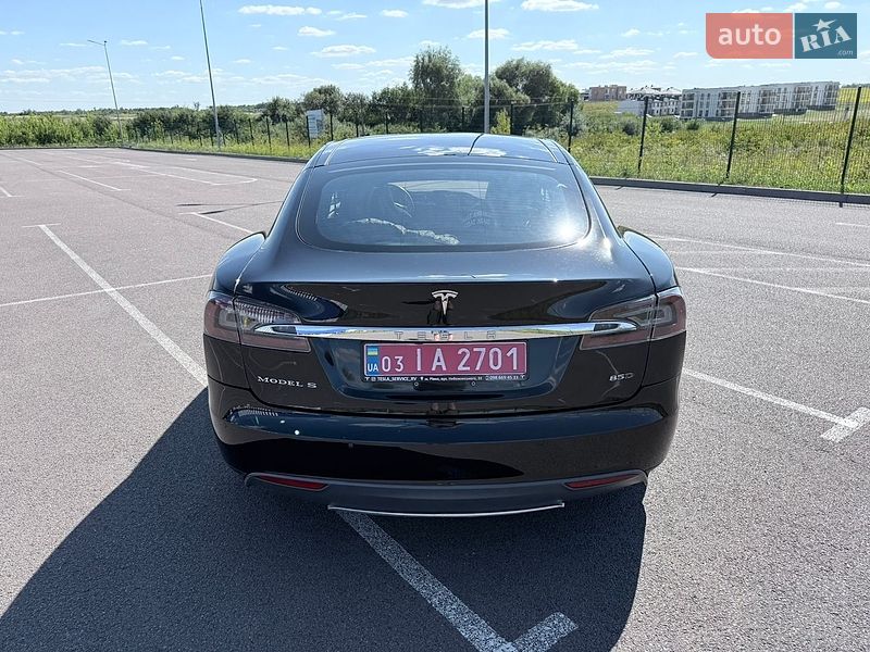 Лифтбек Tesla Model S 2015 в Ровно