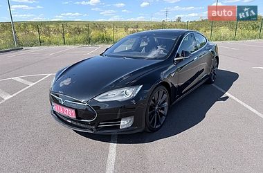 Лифтбек Tesla Model S 2015 в Ровно