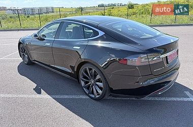 Лифтбек Tesla Model S 2015 в Ровно