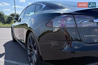 Лифтбек Tesla Model S 2015 в Ровно
