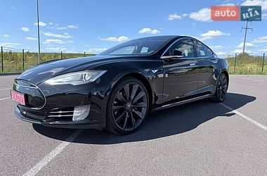 Лифтбек Tesla Model S 2015 в Ровно