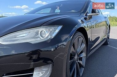Лифтбек Tesla Model S 2015 в Ровно