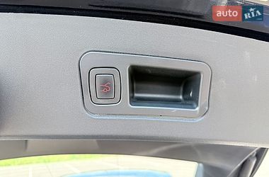 Лифтбек Tesla Model S 2015 в Ровно