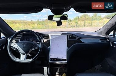 Лифтбек Tesla Model S 2015 в Ровно
