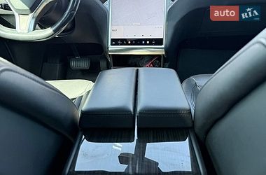 Лифтбек Tesla Model S 2015 в Ровно