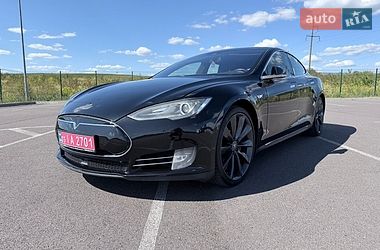 Лифтбек Tesla Model S 2015 в Ровно