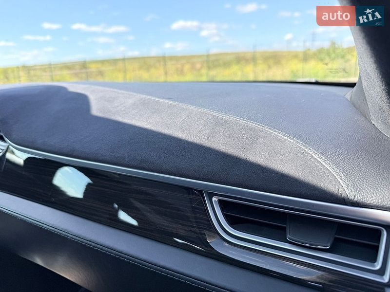 Лифтбек Tesla Model S 2015 в Ровно