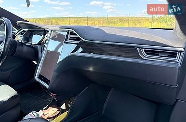 Лифтбек Tesla Model S 2015 в Ровно