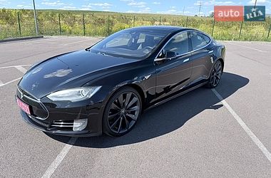 Лифтбек Tesla Model S 2015 в Ровно