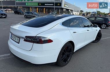Лифтбек Tesla Model S 2015 в Киеве
